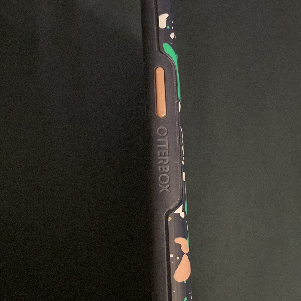 iPhone case - Picture 3 of 3